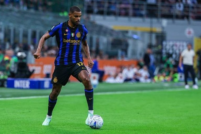 برشلونة ينافس تشيلسي وباريس سان جيرمان على ضم نجم إنتر ميلان